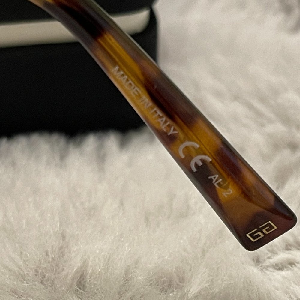 GIVENCHY Women Sunglasses GV-7183-S. NEW & AUTHENTIC - Picture 5 of 9